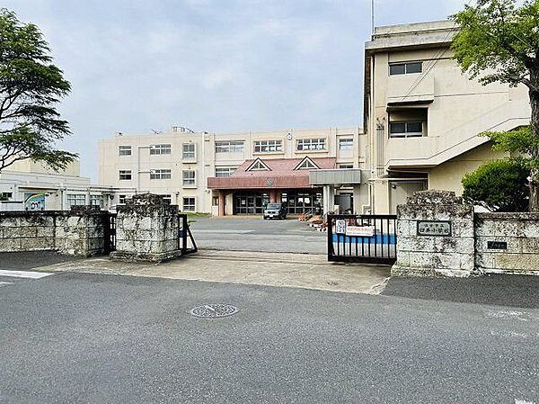 佐倉市立臼井小学校 徒歩14分。 950m