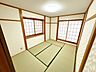 和室：朝日が差し込む心地よい2階和室