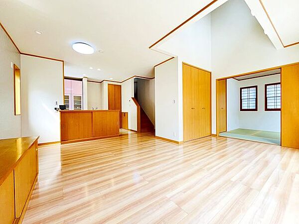 南東向きの光が満ちる、心地よい19.8帖LDK