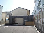 太秦広隆寺駅より徒歩16分 築13年3ヶ月 2階建の賃貸物件
