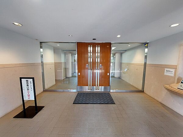 マンションエントランス（内）