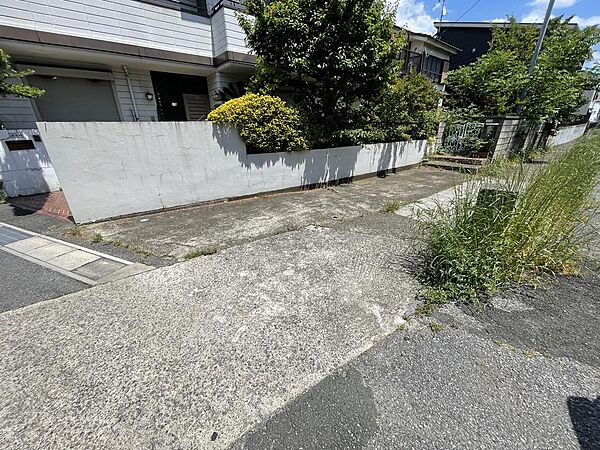 敷地延長部分と南側暗渠の様子