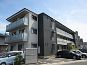 西条駅より徒歩16分 築7年10ヶ月 3階建の賃貸物件