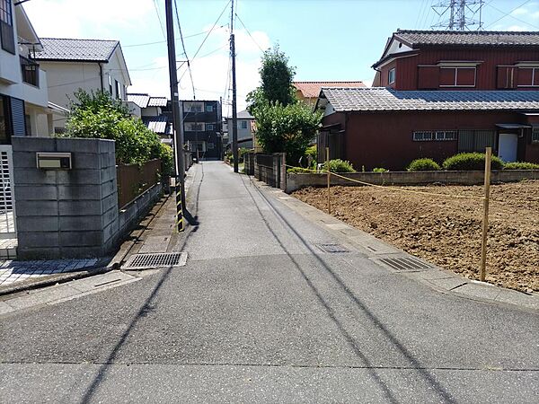 東側道路