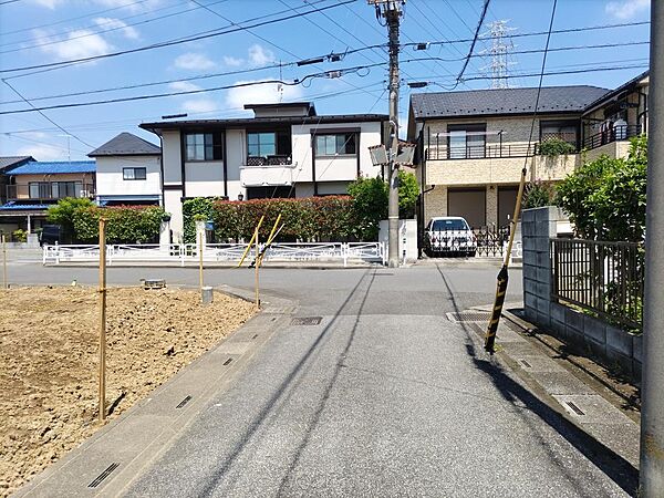 東側道路