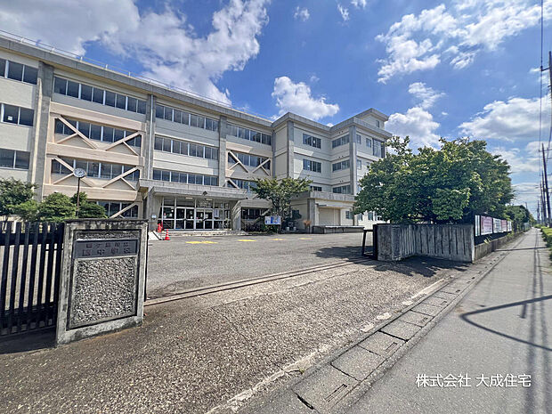 周辺環境:中学校 300m 鶴ヶ島市立藤中学校(徒歩4分につき 部活で帰りが遅くなっても安心です^^)