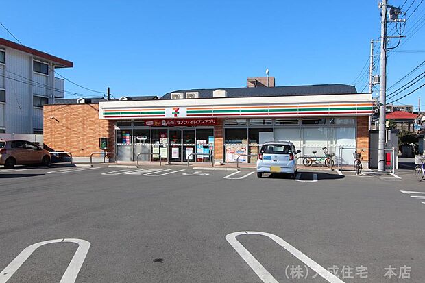 周辺環境:コンビニ 350m セブンイレブン鶴ヶ島市役所通り店(徒歩4分 うれしい24時間営業!)