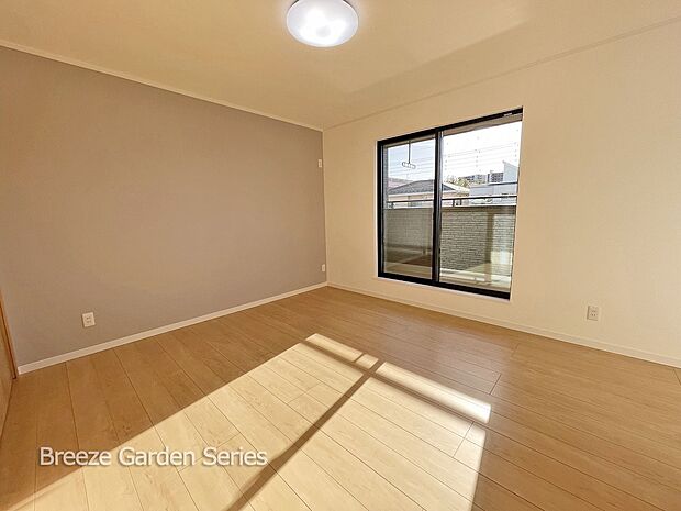 内装:TAISEIこだわりの参考プラン:大きな窓からは太陽の光が差し込みます