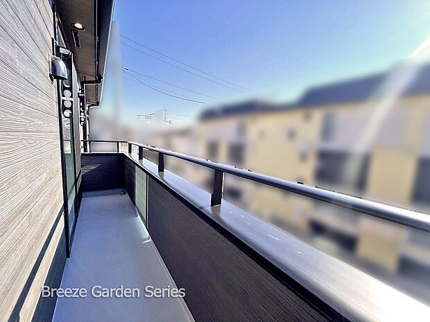 外観:TAISEIこだわりの参考プラン:広々としたバルコニーはお洗濯ものをたくさん干せます^^