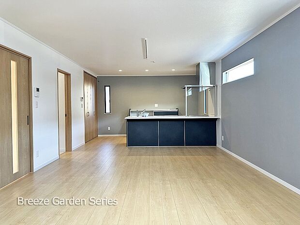 内装:TAISEIこだわりの参考プラン:ナチュラルな色味のフローリング