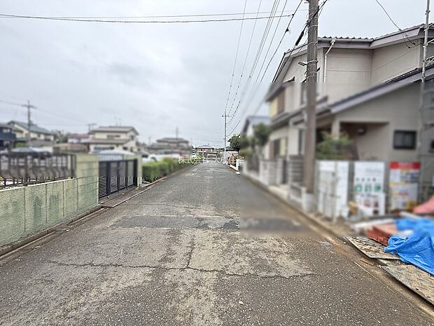 外観:前面道路6m 現地写真2025.10.16撮影