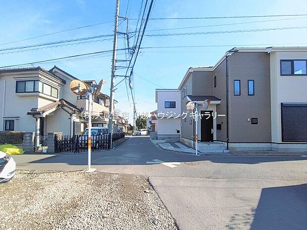 外観:前面道路。 2号棟:現地写真2026.2.10撮影