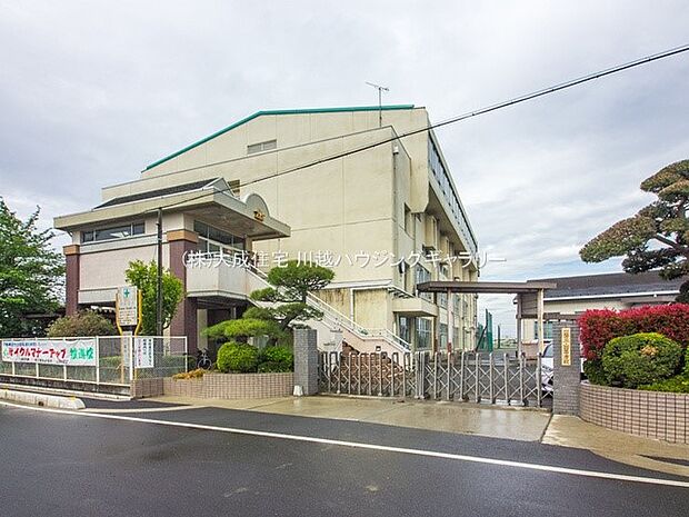 周辺環境:中学校 700m 川越市立山田中学校(徒歩9分。学校教育目標：人を尊び　本気で学び　たくましく-ふるさと川越山田に自信と誇りを持てる生徒の育成-)