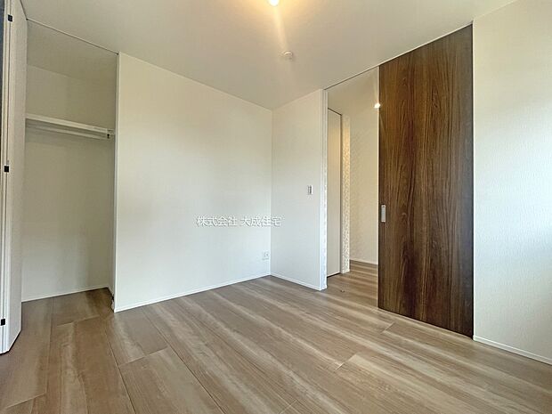 内装:学校の道具や制服もしっかり片付きます。　現地写真：2025.7.3撮影