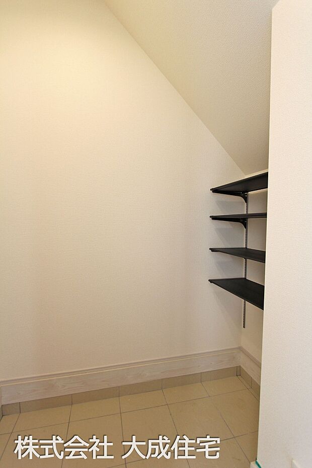 内装:11号棟：アウトドア用品の収納　現地写真2025.8.21撮影