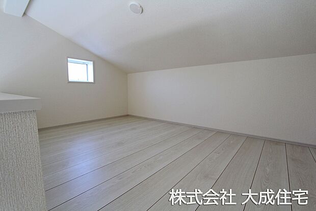 内装:13号棟：ロフト収納ございます！　現地写真2025.8.21撮影