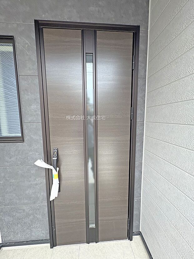 外観:玄関。　1号棟：現地写真2025.9.19撮影