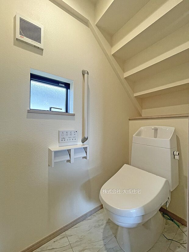 内装:1階と2階にお手洗いございます。　B号棟：現地写真2025.9.26撮影