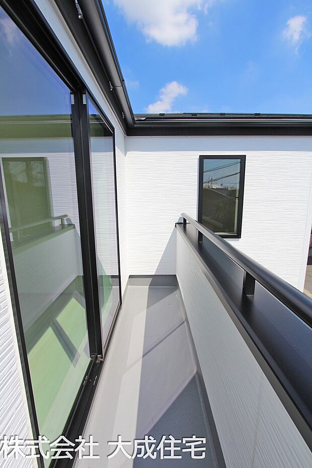 外観:バルコニー　現地写真2025.9.8撮影