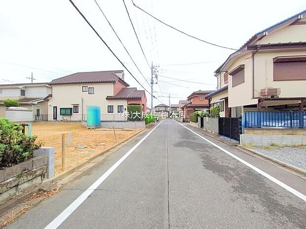 外観:前面道路 現地写真2025.10.7撮影