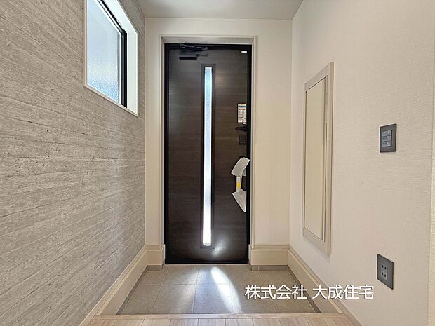 内装:玄関　現地写真2025.10.17撮影