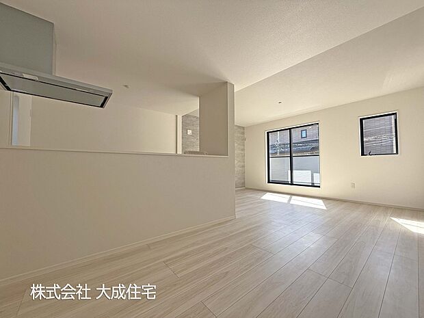 内装:ＬＤＫ18帖！　現地写真2025.10.17撮影