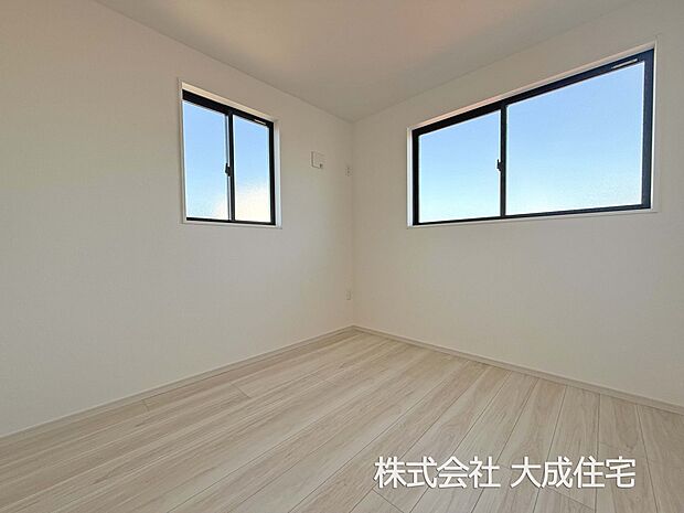 内装:洋室4．1帖　現地写真2025.10.17撮影
