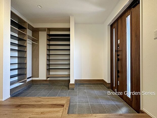 内装:建築プラン例：玄関・シューズインクローゼット