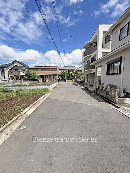 外観:前面道路5.2ｍ。　No.3：現地写真2026.8.15撮影