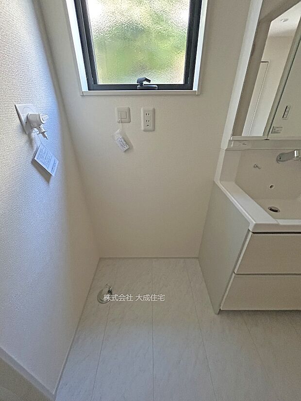内装:ランドリースペース。 現地写真:2025.8.30撮影