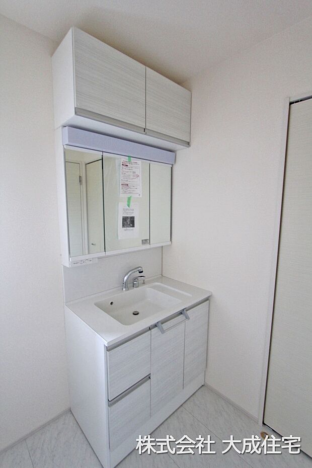 内装:1号棟：上段にも収納スペースがございます！　現地写真2025.10.6撮影