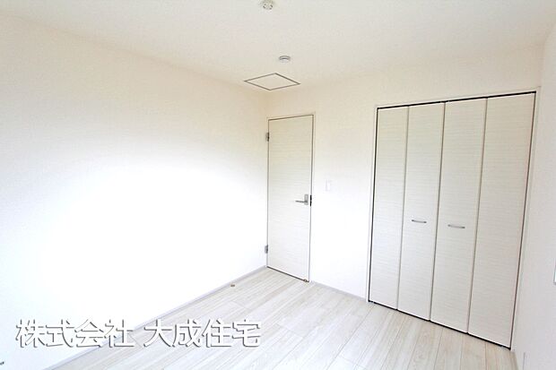 内装:1号棟：洋室5．2帖　現地写真2025.10.6撮影