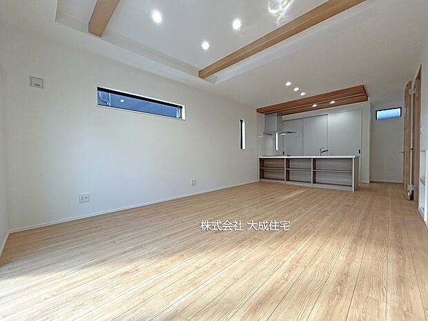 内装:テレビやソファー、ダイニングテーブルを置くことも可能です。 現地写真2025.12.5撮影