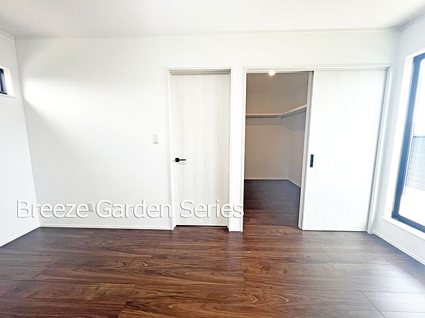 内装:TAISEIこだわりの参考プラン:バルコニー出入り可能な二面採光の明るいお部屋です!