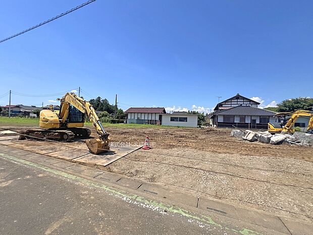 外観:4区画:90坪以上の広大な土地! 現地写真2025.7.21撮影