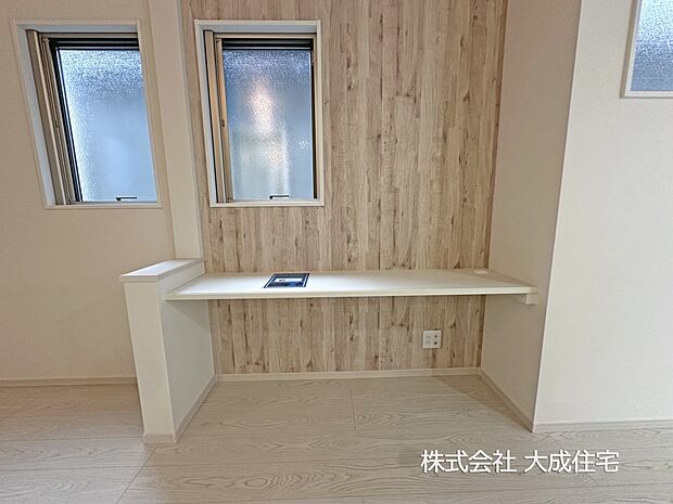 内装:カウンター　現地写真2025.10．9撮影