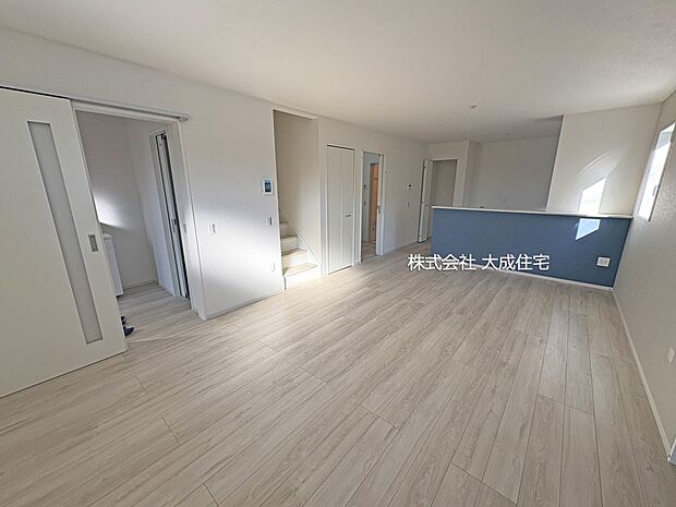 内装:LDK17.6帖ございます。 現地写真2025.11.15撮影