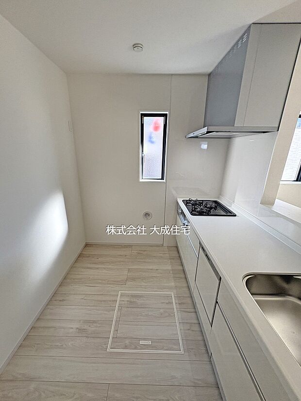 内装:ご家族と並んでお料理をお楽しみいただけます。 現地写真2025.11.15撮影