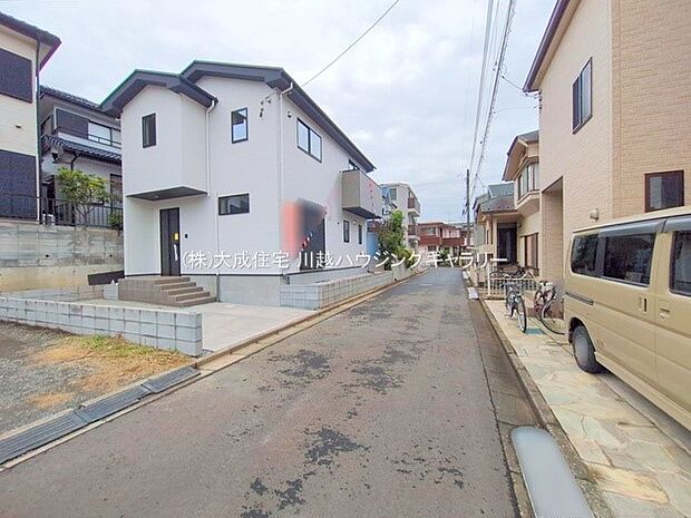 外観:前面道路4.2ｍの公道です。　現地写真2025.10.22撮影
