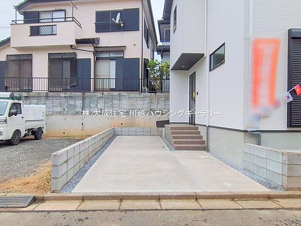 外観:駐車可能スペース。 現地写真2025.10.22撮影