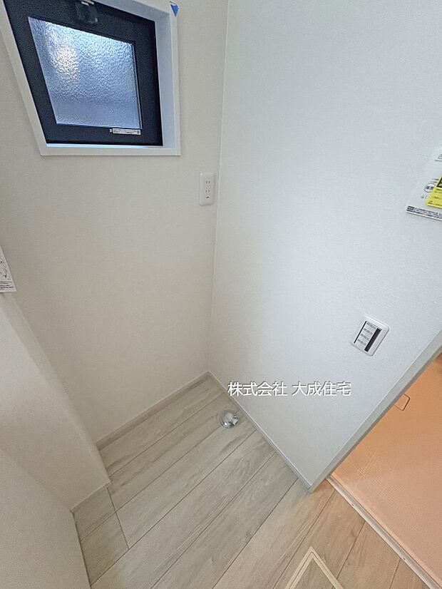 内装:ランドリースペース。　現地写真2025.11.15撮影