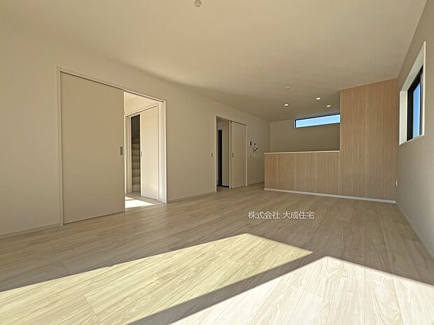 内装:1号棟：LDKゆとりのある広さ！　現地写真2025.11.17撮影