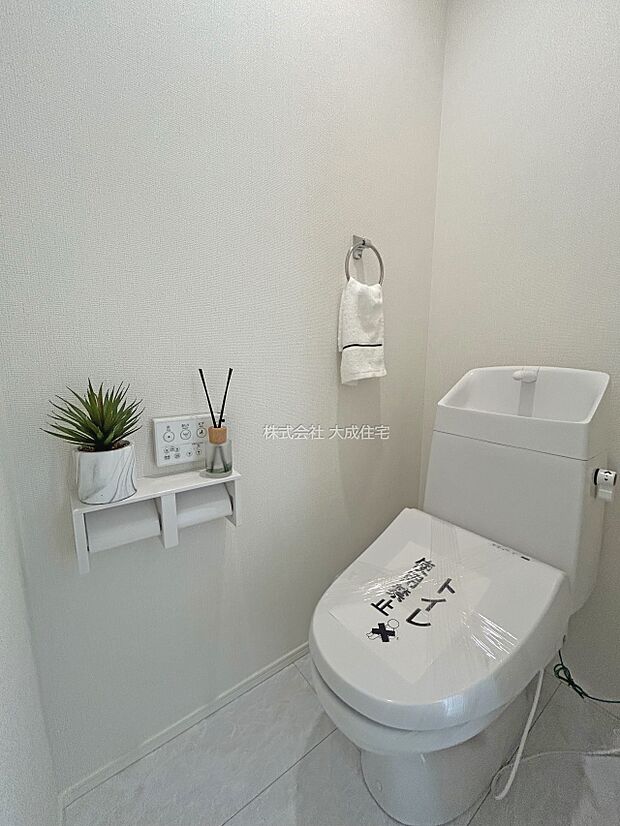 内装:1階と2階にお手洗いございます。 1号棟:現地写真2025.8.15撮影