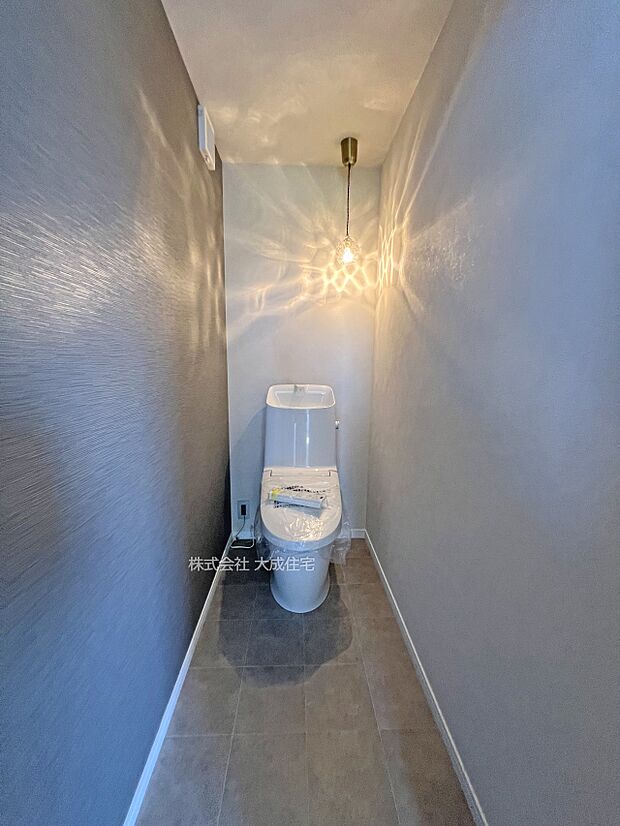 内装:1階と2階にお手洗いございます。 現地写真:2025.8.22撮影