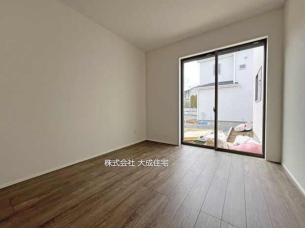 内装:2号棟:お手入れのしやすいフローリング 現地写真2026.3.16撮影