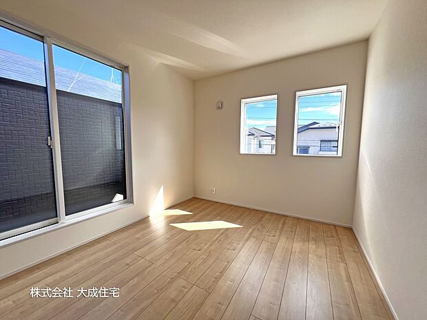 内装:バルコニー出入り可能　現地写真2025.10.27撮影