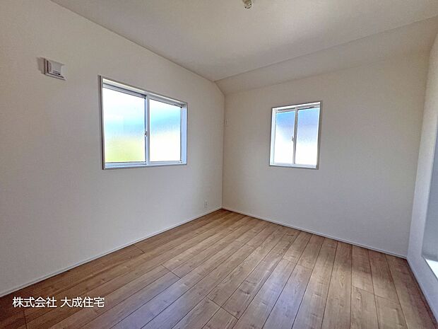 内装:二面採光のお部屋! 現地写真2025.10.27撮影