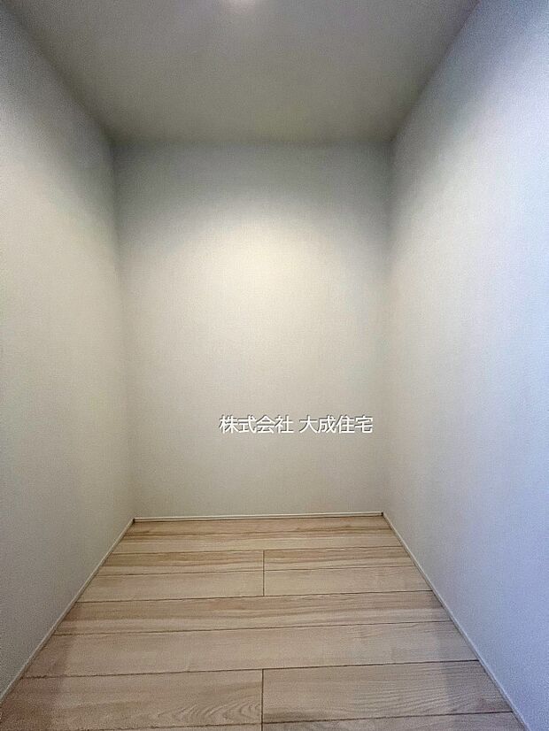 内装:4号棟:広々としたパントリー 現地写真2026.3.16撮影