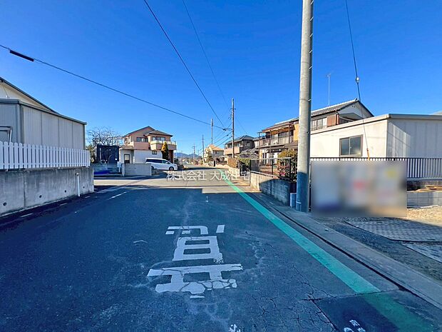 外観:全5棟：前面道路　現地写真2026.1.12撮影