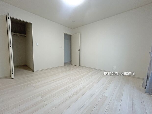 内装:大容量収納。ウォークインクローゼット。　3号棟：現地写真2025.12.19撮影